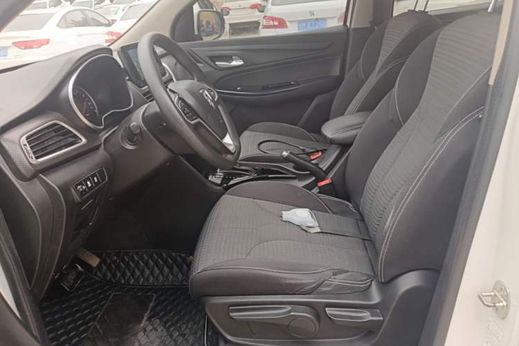 Used Baojun 730 2019 1.5T CVT Fashion Model 7 Seats China V Emission Standard Left Front Seat