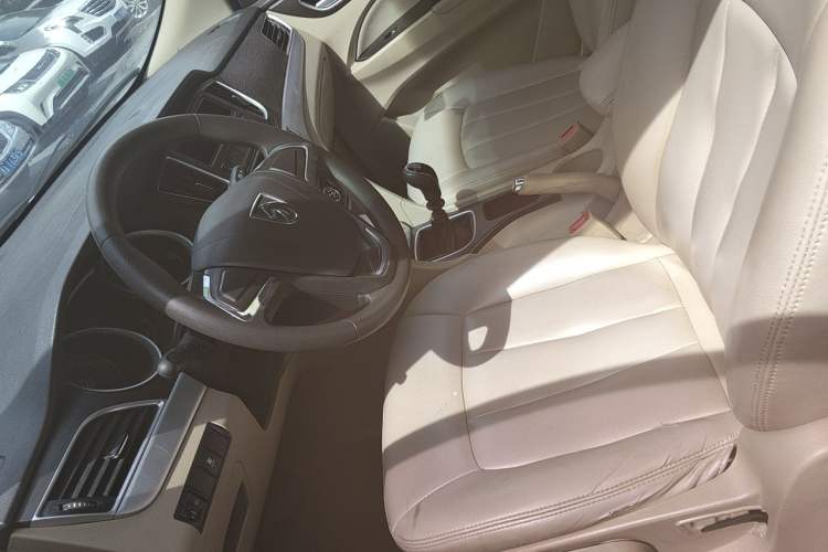 Used Baojun 730 2019 1.5L Manual Value Edition 7 Seats China VI Emission Standard Left Front Seat