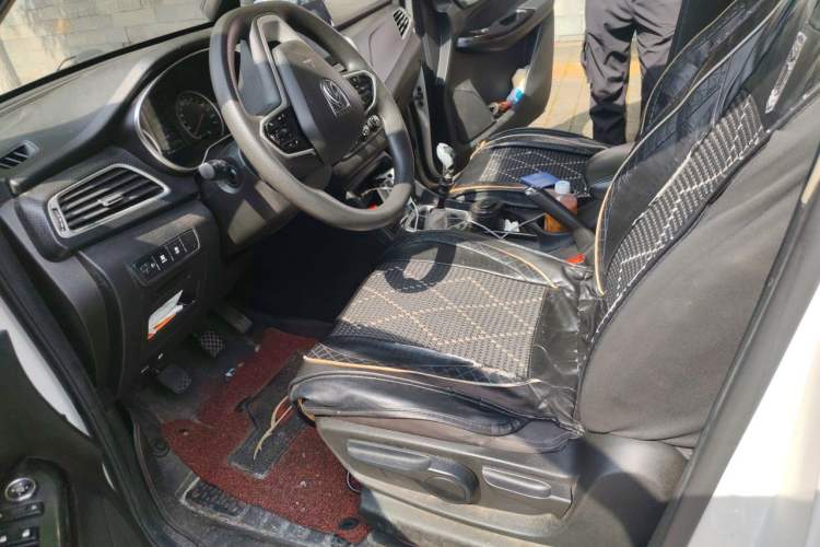 Used Baojun 730 2019 1.5T Manual Fashion Model 7-seater National V Left Front Seat