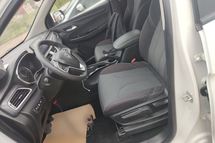 Used Baojun 730 2019 1.5T CVT Fashion Model 7 Seats China V Emission Standard Left Front Seat
