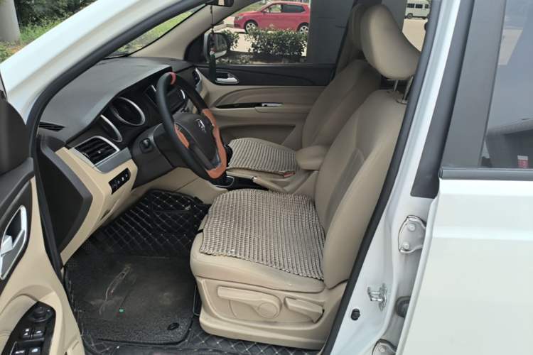 Used Baojun 730 2019 1.5L Manual Value Edition 7 Seats China VI Emission Standard Left Front Seat