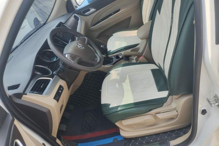Used Baojun 730 2019 1.5L Manual Value Edition 7 Seats China VI Emission Standard Left Front Seat