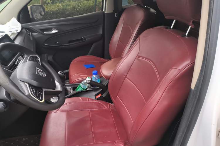 Used Baojun 730 2019 1.5T Manual Fashion Model 7-seater China VI Left Front Seat