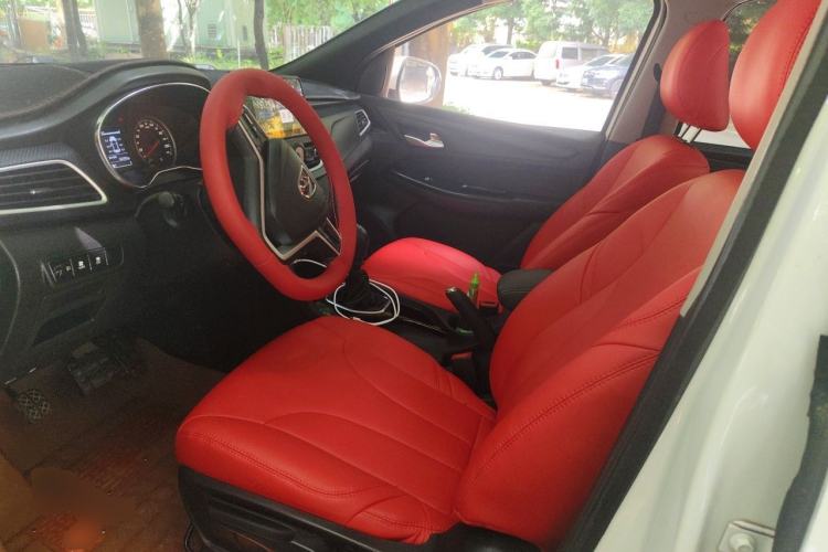 Used Baojun 730 2019 1.5T Manual Fashion Model 7-seater National V Left Front Seat