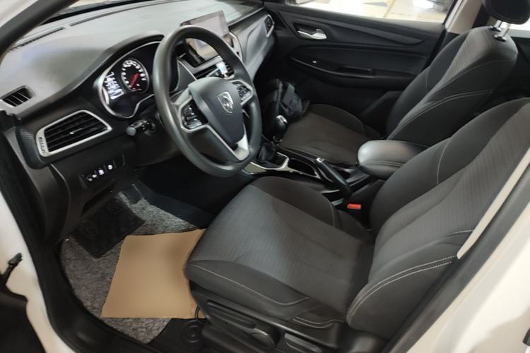 Used Baojun 730 2019 1.5T Manual Fashion Model 7-seater National V Left Front Seat