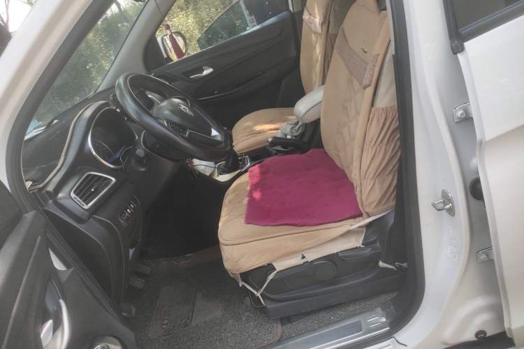 Used Baojun 730 2019 1.5L Manual Fashion Model 7-seater China VI Left Front Seat