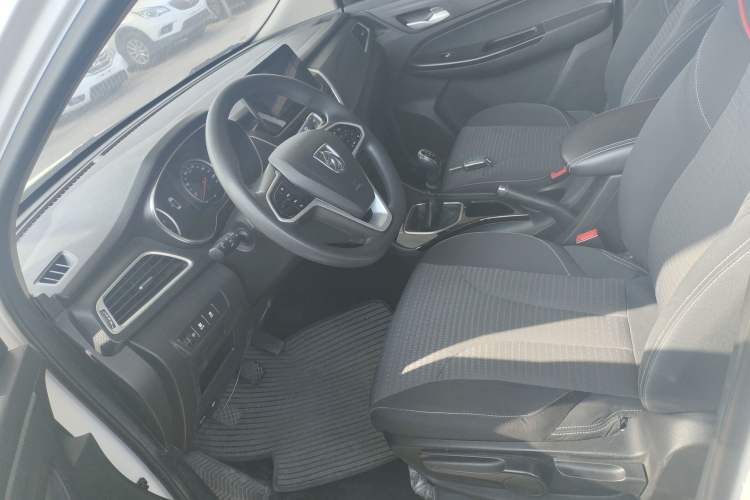 Used Baojun 730 2019 1.5T Manual Fashion Model 7-seater National V Left Front Seat
