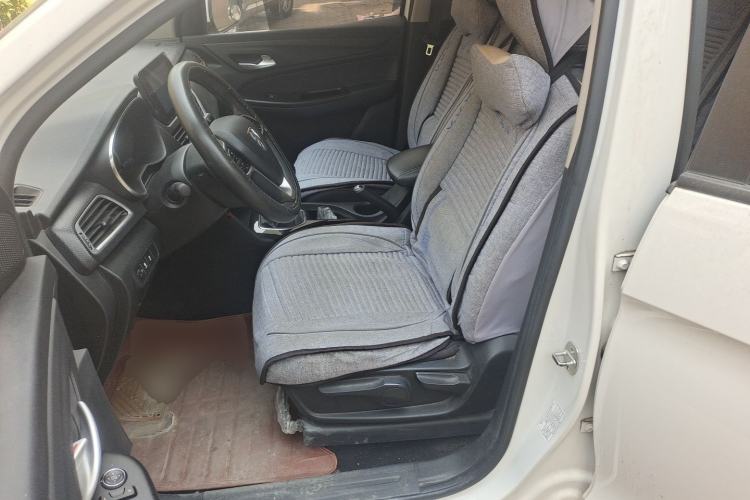 Used Baojun 730 2019 1.5L Manual Fashion Model 7-seater China VI Left Front Seat