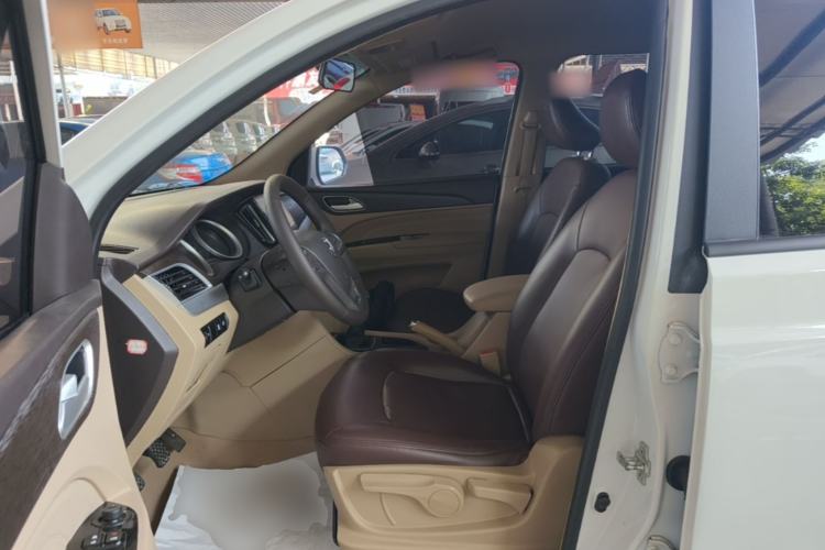 Used Baojun 730 2019 1.5L Manual Value Edition 7 Seats China VI Emission Standard Left Front Seat