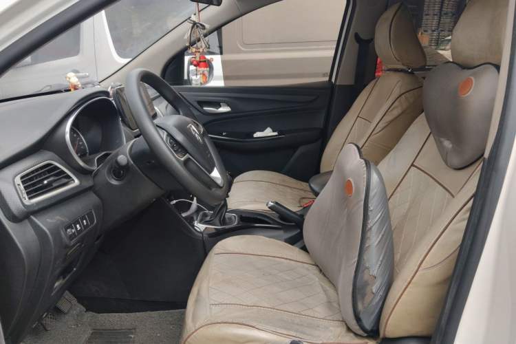 Used Baojun 730 2019 1.5L Manual Fashion Model 7-seater National V Left Front Seat