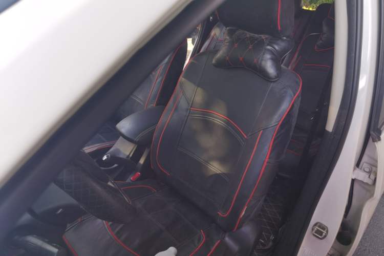 Used Baojun 730 2019 1.5T Manual Fashion Model 7-seater China VI Left Front Seat