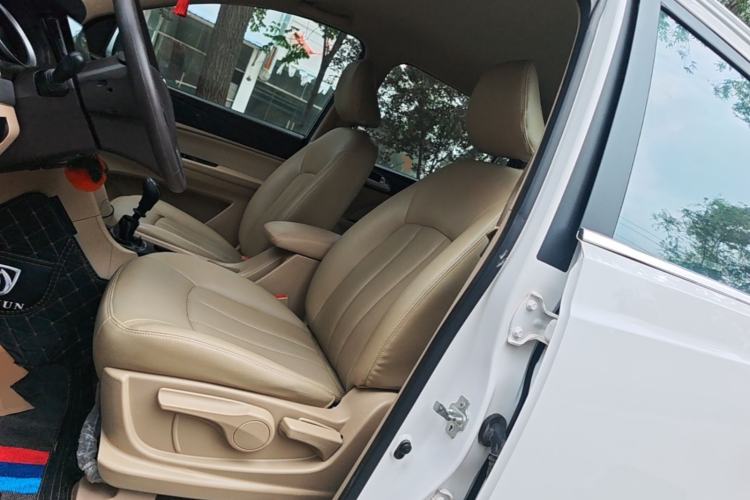 Used Baojun 730 2019 1.5L Manual Value Edition 7 Seats China VI Emission Standard Left Front Seat