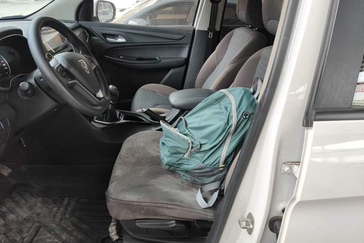 Used Baojun 730 2019 1.5L Manual Fashion Model 7-seater China VI Left Front Seat