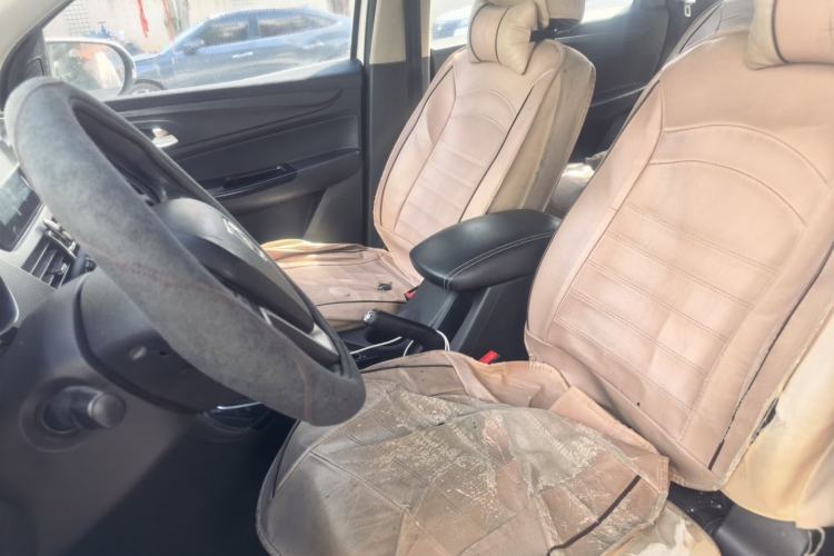 Used Baojun 730 2019 1.5L Manual Fashion Model 7-seater National V Left Front Seat