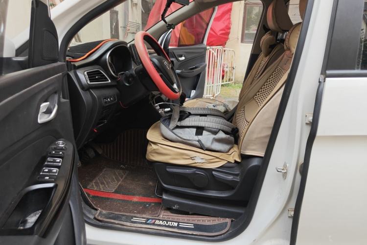 Used Baojun 730 2019 1.5T Manual Fashion Model 7-seater China VI Left Front Seat