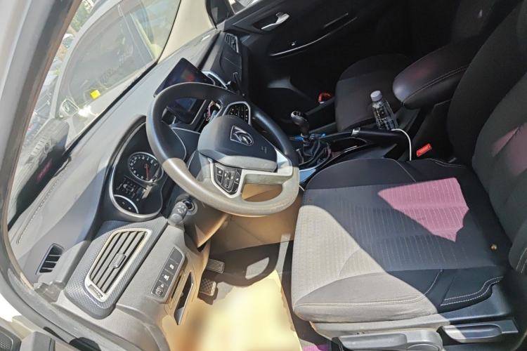Used Baojun 730 2019 1.5L Manual Fashion Model 7-seater National V Left Front Seat