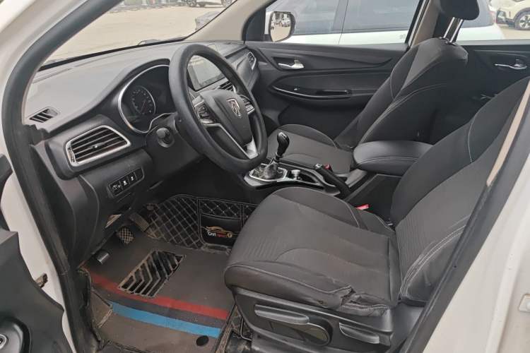 Used Baojun 730 2019 1.5L Manual Fashion Model 7-seater China VI Left Front Seat