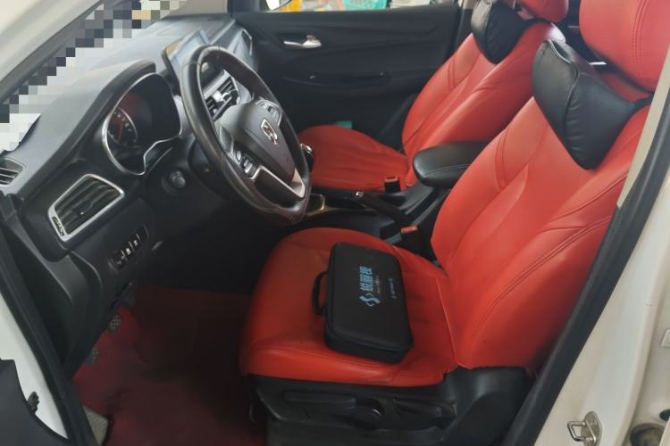 Used Baojun 730 2019 1.5L Manual Fashion Model 7-seater China VI Left Front Seat