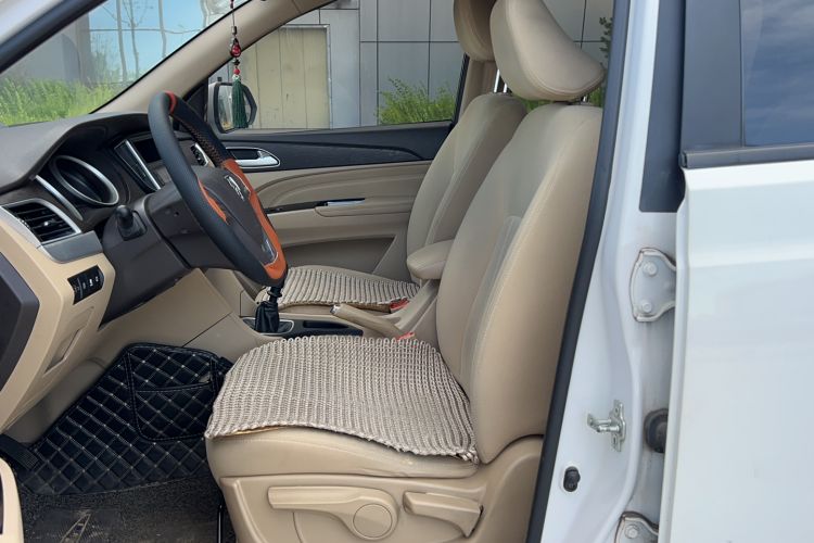 Used Baojun 730 2019 1.5L Manual Value Edition 7 Seats China VI Emission Standard Left Front Seat