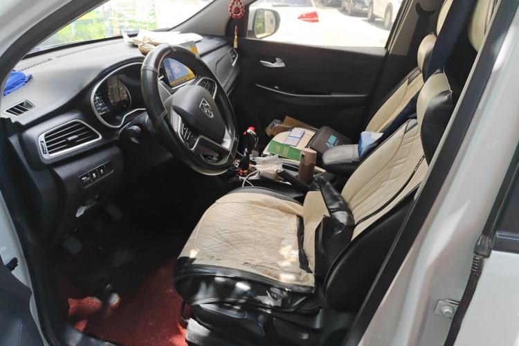 Used Baojun 730 2019 1.5T Manual Fashion Model 7-seater National V Left Front Seat