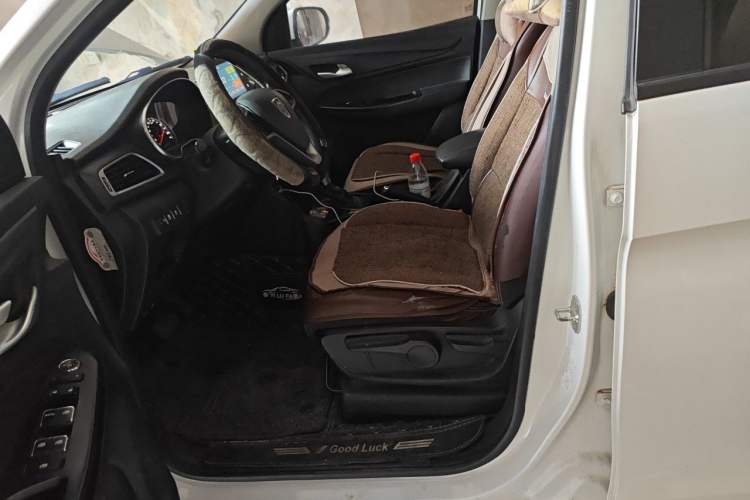 Used Baojun 730 2019 1.5T CVT Fashion Model 7 Seats China VI Emission Standard Left Front Seat