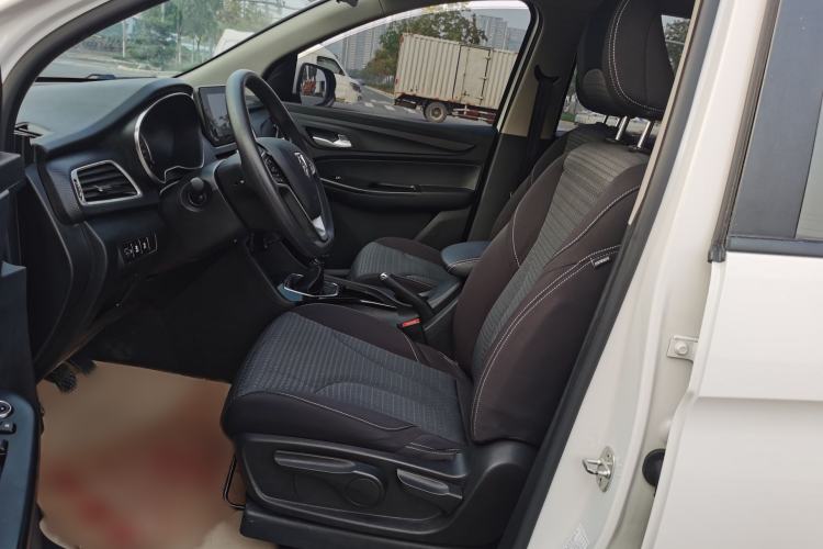 Used Baojun 730 2019 1.5L Manual Fashion Model 7-seater National V Left Front Seat