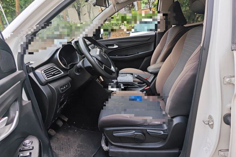 Used Baojun 730 2019 1.5L Manual Fashion Model 7-seater National V Left Front Seat