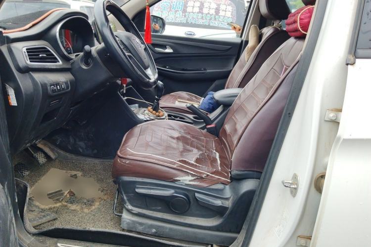 Used Baojun 730 2019 1.5L Manual Fashion Model 7-seater National V Left Front Seat
