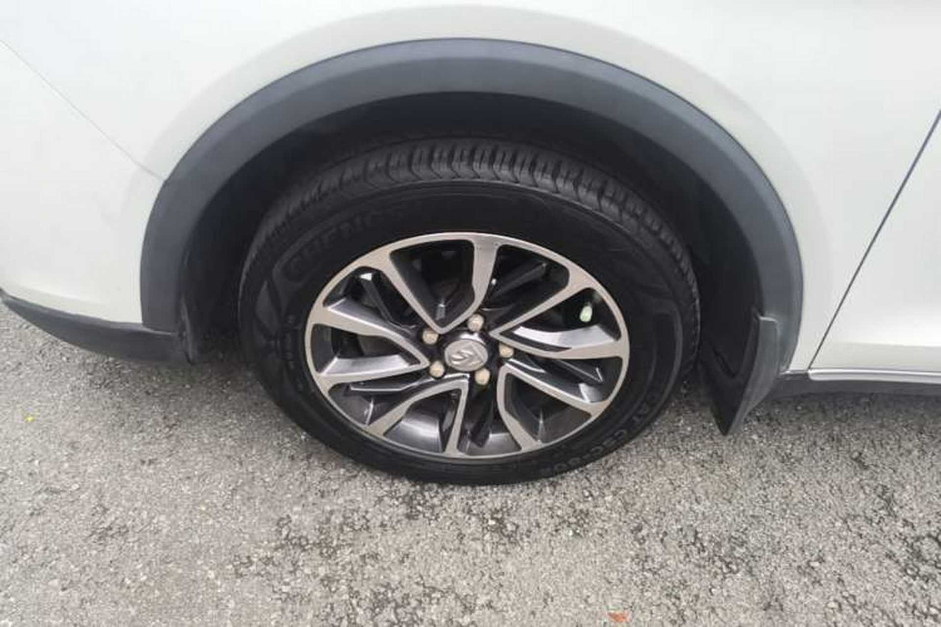 Used Baojun 730 2019 1.5T Manual Fashion Model 7-seater National V Left Front Wheel Hub