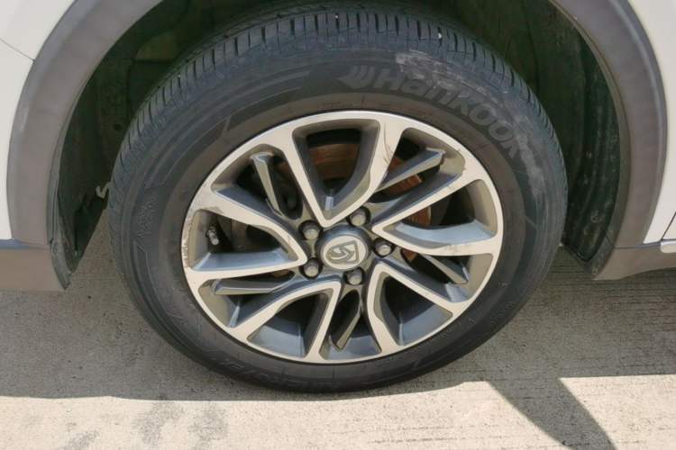 Used Baojun 730 2019 1.5T CVT Fashion Model 7 Seats China V Emission Standard Left Front Wheel Hub