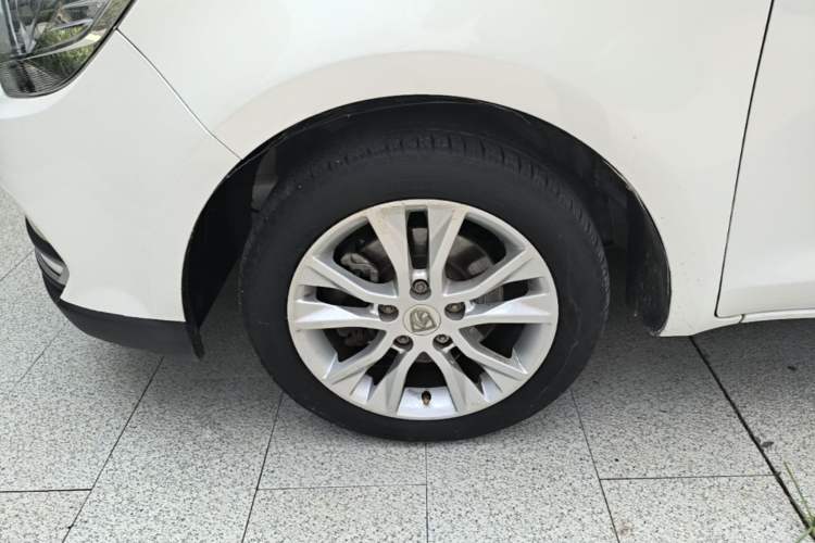 Used Baojun 730 2019 1.5L Manual Value Edition 7 Seats China VI Emission Standard Left Front Wheel Hub