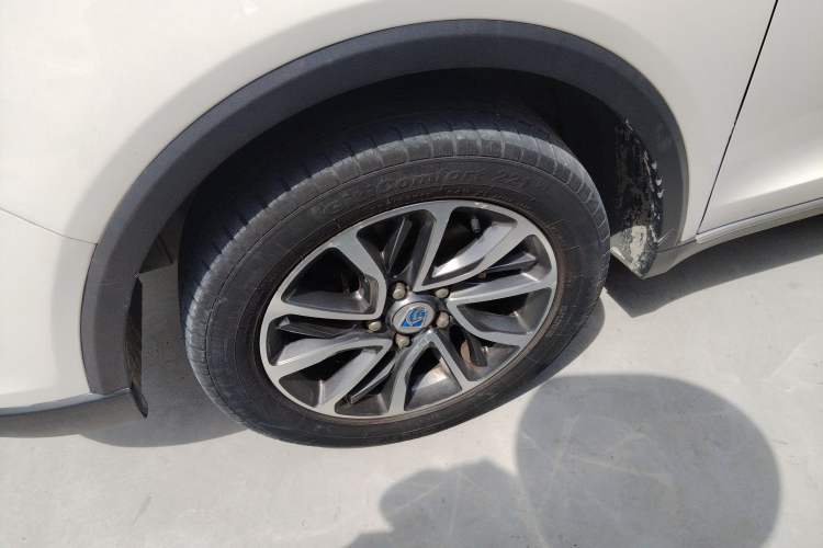 Used Baojun 730 2019 1.5T Manual Fashion Model 7-seater National V Left Front Wheel Hub