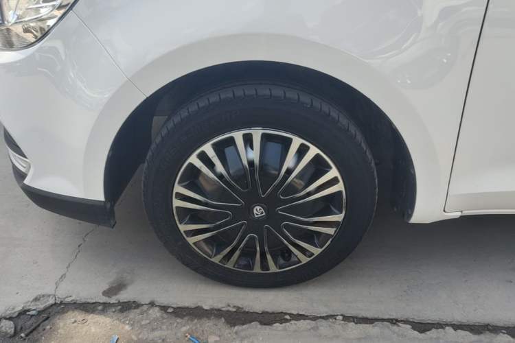 Used Baojun 730 2019 1.5L Manual Value Edition 7 Seats China VI Emission Standard Left Front Wheel Hub