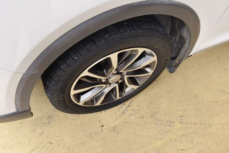 Used Baojun 730 2019 1.5T CVT Flagship Model 7 Seats China VI Emission Standard Left Front Wheel Hub