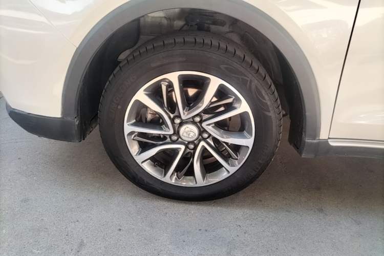 Used Baojun 730 2019 1.5L Manual Fashion Model 7-seater National V Left Front Wheel Hub