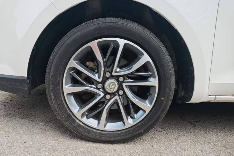 Used Baojun 730 2019 1.5L Manual Value Edition 7 Seats China VI Emission Standard Left Front Wheel Hub