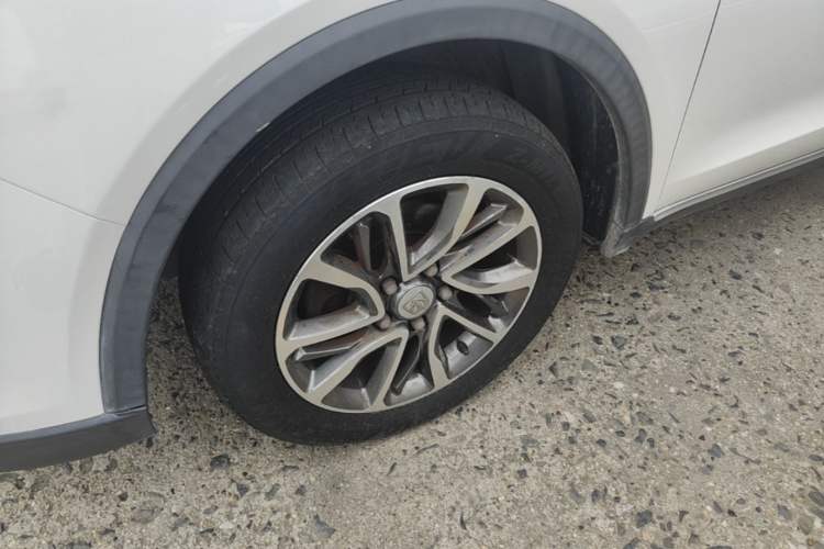Used Baojun 730 2019 1.5T CVT Fashion Model 7 Seats China V Emission Standard Left Front Wheel Hub