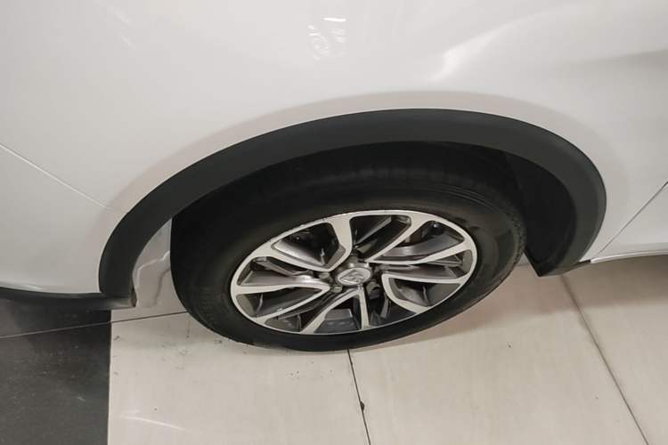 Used Baojun 730 2019 1.5L Manual Fashion Model 7-seater National V Left Front Wheel Hub