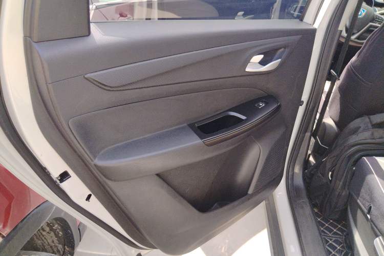 Used Baojun 730 2019 1.5T Manual Fashion Model 7-seater National V Left Rear Door Interior