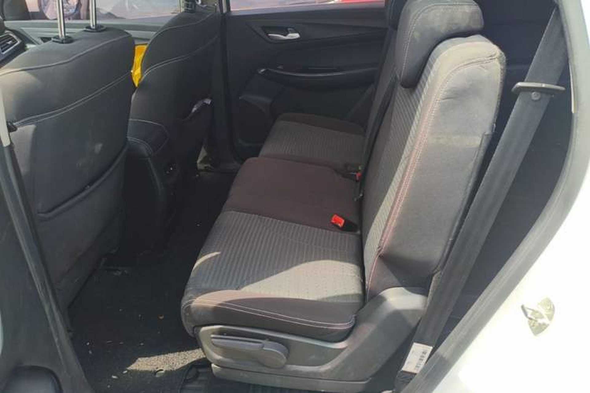 Used Baojun 730 2019 1.5L Manual Fashion Model 7-seater National V Left Rear Seat