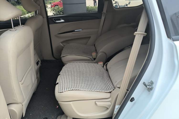 Used Baojun 730 2019 1.5L Manual Value Edition 7 Seats China VI Emission Standard Left Rear Seat