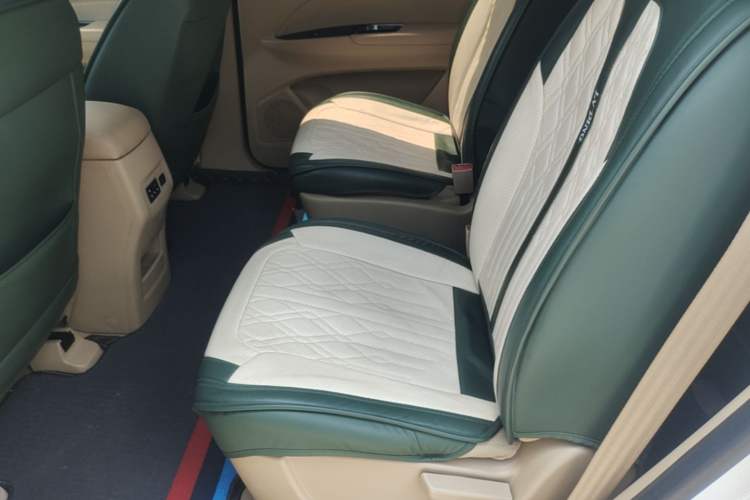 Used Baojun 730 2019 1.5L Manual Value Edition 7 Seats China VI Emission Standard Left Rear Seat