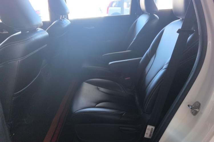 Used Baojun 730 2019 1.5L Manual Fashion Model 7-seater China VI Left Rear Seat