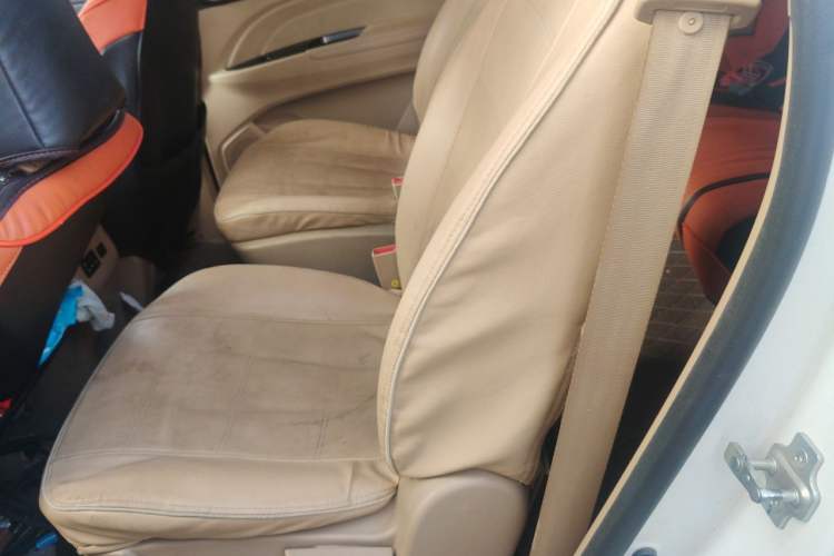 Used Baojun 730 2019 1.5L Manual Value Edition 7 Seats China VI Emission Standard Left Rear Seat