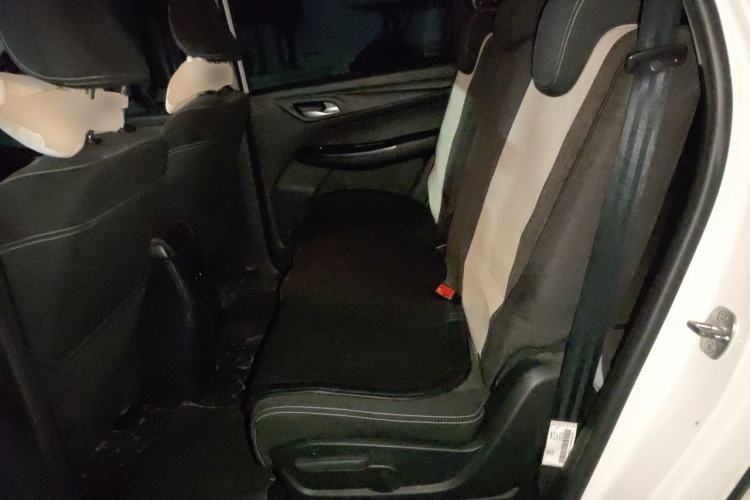 Used Baojun 730 2019 1.5T CVT Fashion Model 7 Seats China VI Emission Standard Left Rear Seat