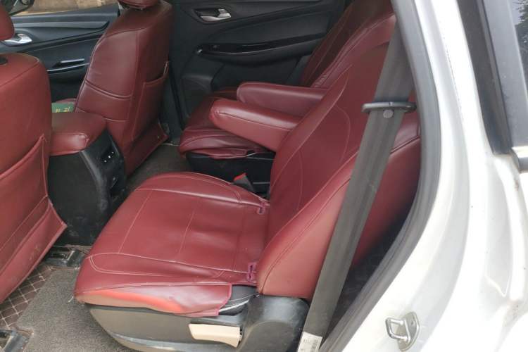 Used Baojun 730 2019 1.5T Manual Fashion Model 7-seater China VI Left Rear Seat