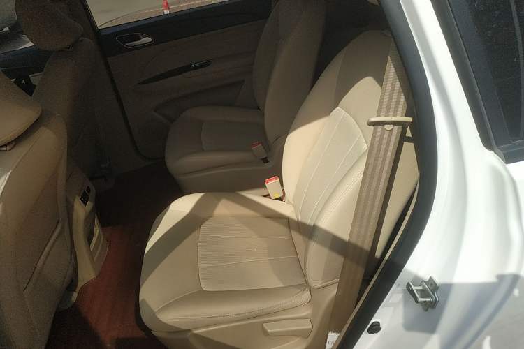 Used Baojun 730 2019 1.5L Manual Value Edition 7 Seats China VI Emission Standard Left Rear Seat