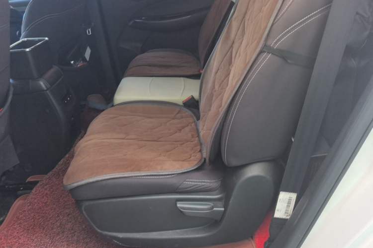 Used Baojun 730 2019 1.5L Manual Fashion Model 7-seater National V Left Rear Seat