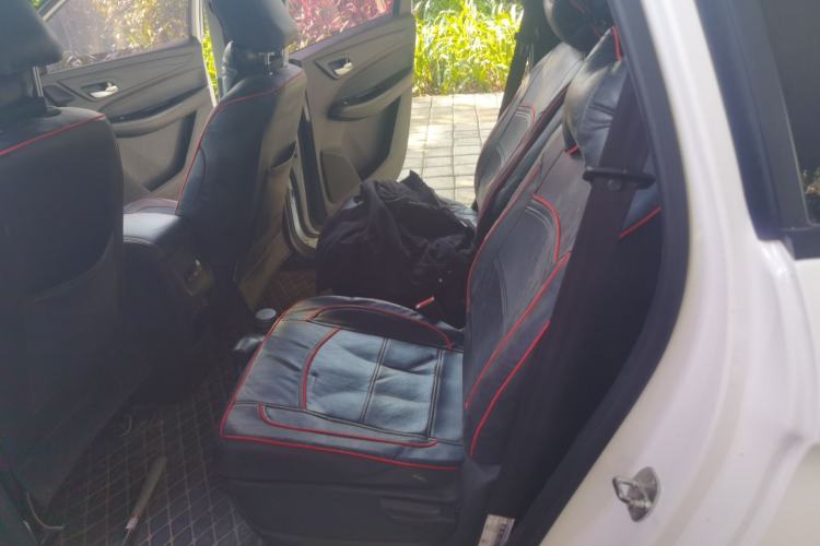 Used Baojun 730 2019 1.5T Manual Fashion Model 7-seater China VI Left Rear Seat