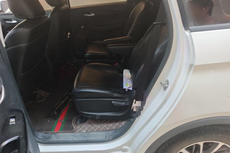 Used Baojun 730 2019 1.5L Manual Fashion Model 7-seater China VI Left Rear Seat